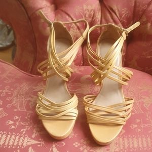 Nine West golden yellow heels 7.5